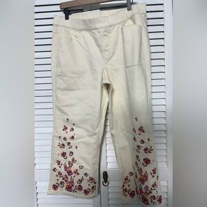 Isaac Mizrahi white Jeans with Floral Embroidery